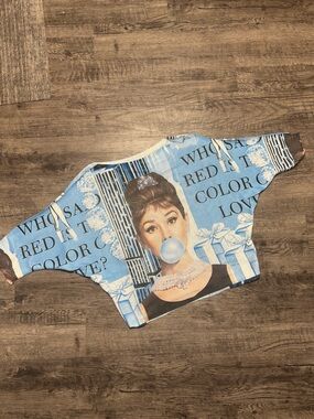 Audrey Hepburn Graphic Pullover - Blue